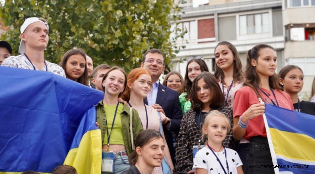 BAŞKAN İMAMOĞLU GENÇ UKRAYNALILARI AĞIRLADI