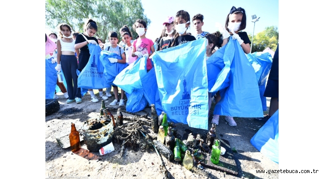 Çevre gönüllüleri İnciraltı Kent Ormanı'nda temizlik yaptı