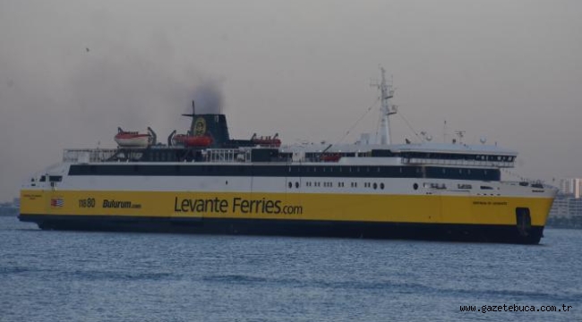 Selanik - İzmir seferini yapan ilk gemi İzmir Limanı'na yanaştı