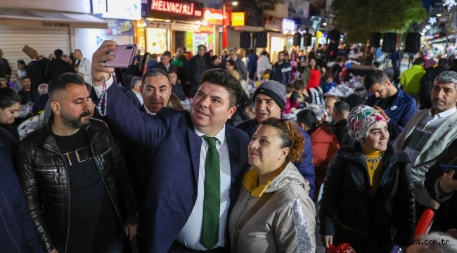 Buca'da kentin kalbinde iftar sofraları kuruldu