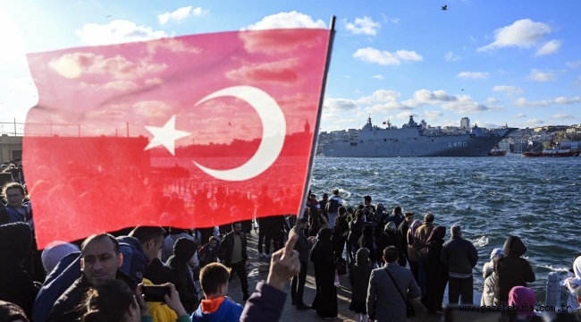 DÜNYANIN KONUŞTUĞU GEMİ İZMİR KONAK'A GELİYOR