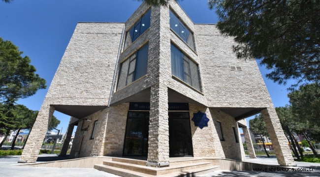 KARESİ MİLLET KIRAATHANESİ GENÇLERİN BULUŞMA NOKTASI