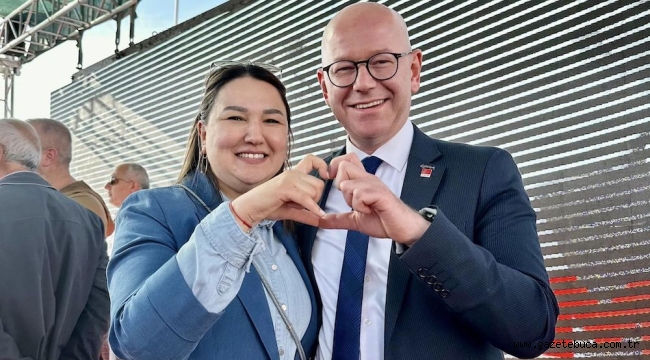 VEKİL SARI: KİMLE YÜRÜYECEKSİNİZ KARAR SİZİN!