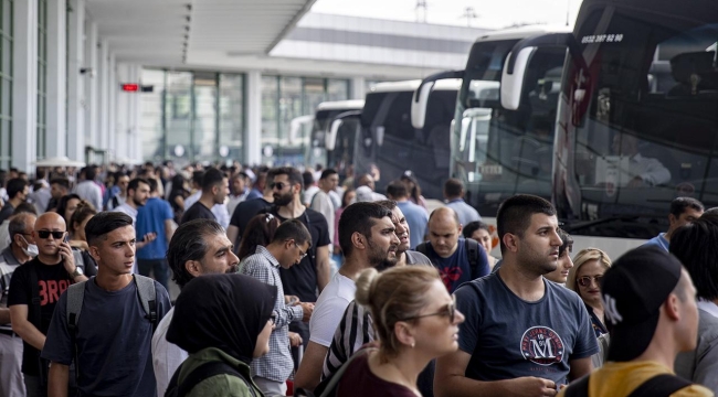 AŞTİ'de bayram yoğunluğu