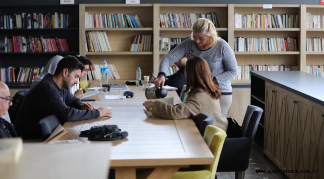  Bayraklı'da kitap kafelerin sayısı artıyor