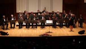 Bayraklı'nın 'Mandolin Orkestrası' büyüledi