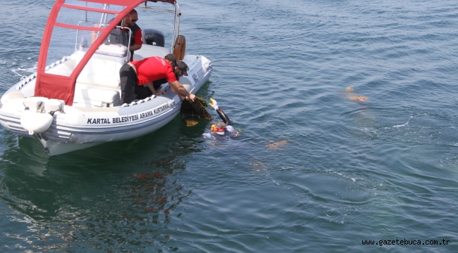 Denizin Dibinden Kilolarca Atık Çıkarıldı