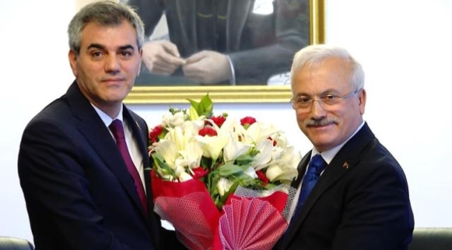 Meclis'te devir teslim: Yeni Genel Sekreter Talip Uzun görevini devraldı