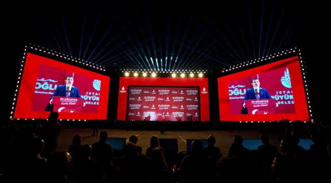 BÜYÜK ZAFERE BÜYÜK KUTLAMA