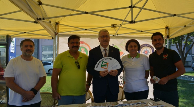 Ege Üniversitesi'de "El Ele Güvenli Geleceğe" standında aileler ve öğrenciler bilgilendirildi