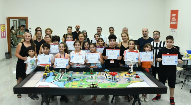 Yenişehir Belediyesinin robotik kodlama eğitimleri aileleri de çocukları da mutlu etti