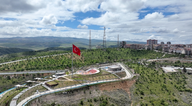 AÇILMADAN İKİNCİ ÖDÜLÜ ALDI