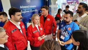 Ege Üniversitesi standı TEKNOFEST İzmir'de 7'den 70'e ilgi odağı oluyor