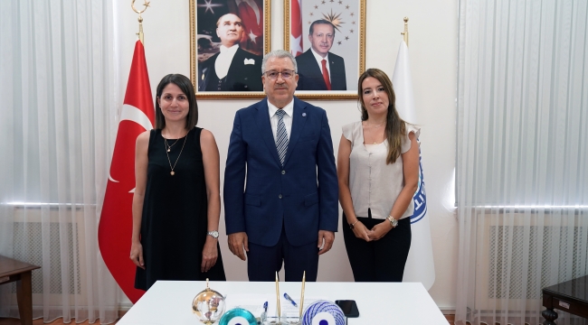 Egeli akademisyenlerden koruyucu giysilerde termal bozunmaya yönelik proje