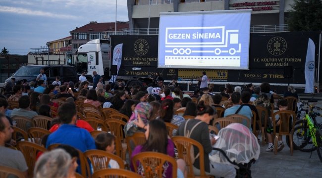 "Gezen Sinema" perdelerini açtı