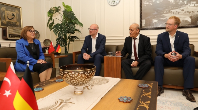KARDEŞ ŞEHİR DUİSBURG BELEDİYE BAŞKANI TOGG İLE GAZİANTEP TURU YAPTI