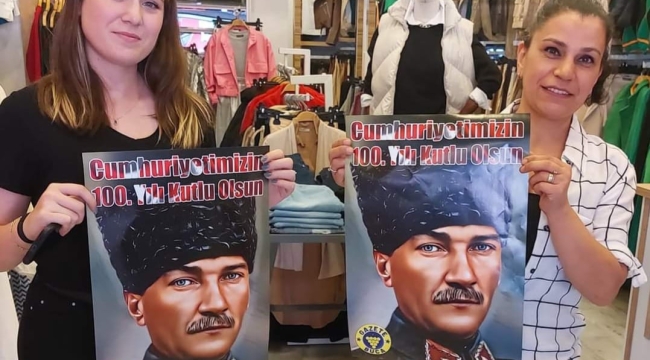 ATATÜRK POSTER DAĞITIMINA DEVAM