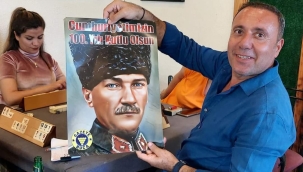 ATATÜRK POSTER DAĞITIMINA DEVAM