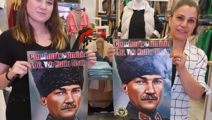 ATATÜRK POSTER DAĞITIMINA DEVAM