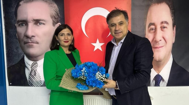 AYBAR UYGUR GÖREVİNİ GÜLMEZ'E BIRAKTI