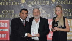 AHMET KARADAĞ ÖDÜLÜNÜ ALDI