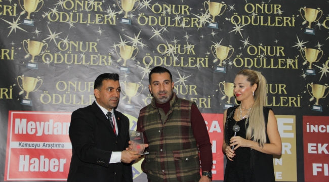 DENİZ KARADAĞ ÖDÜLÜNÜ ALDI