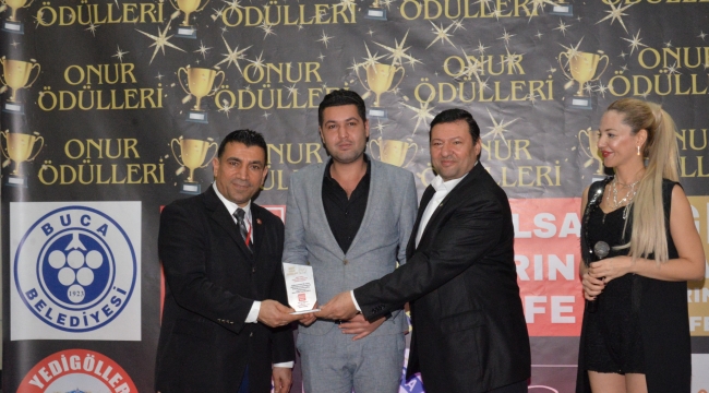 İZMİR KARS SARIKAMIŞ DERNEĞİ ÖDÜLÜNÜ ALDI