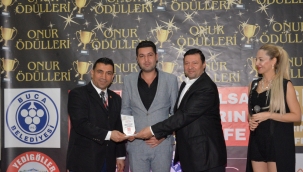 İZMİR KARS SARIKAMIŞ DERNEĞİ ÖDÜLÜNÜ ALDI