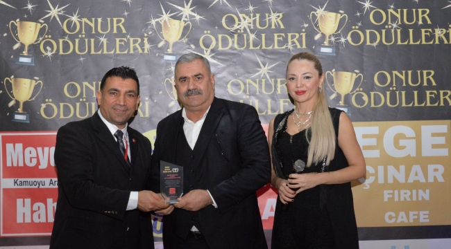 MEHMET ADIYAMAN ÖDÜLLÜNÜ ALDI