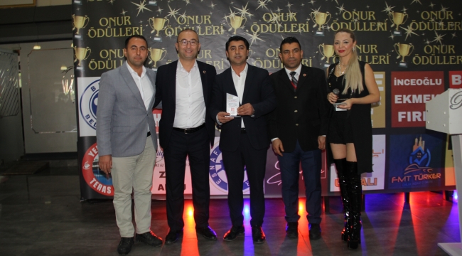 SEDAT ERŞAHİN ÖDÜLÜNÜ ALDI