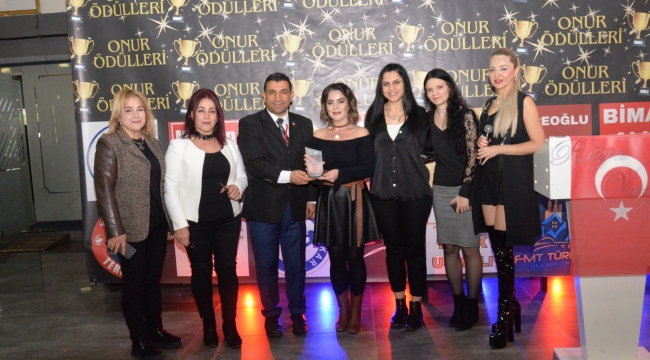 YAĞMUR TANELERİ ANAOKULU ÖDÜLÜNÜ ALDI