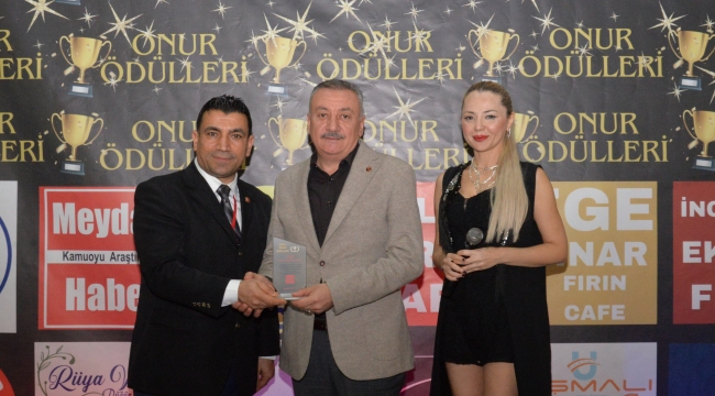 ZİYA AKSU ÖDÜLÜNÜ ALDI