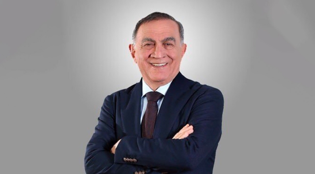 CHP'nin Seyhan adayının Oya Tekin olarak açıklanması sonrası mevcut Belediye Başkanı Akif Kemal Akay istifasını açıkladı.