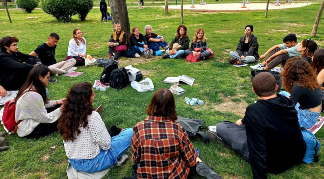 GENÇLER EMEĞİN YANINDA!