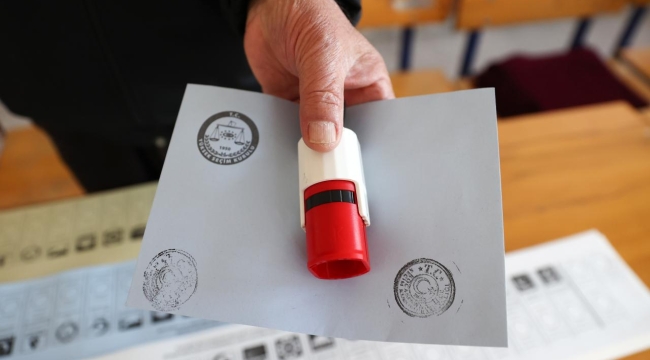 Liderler yerel seçim için oylarını kullandı