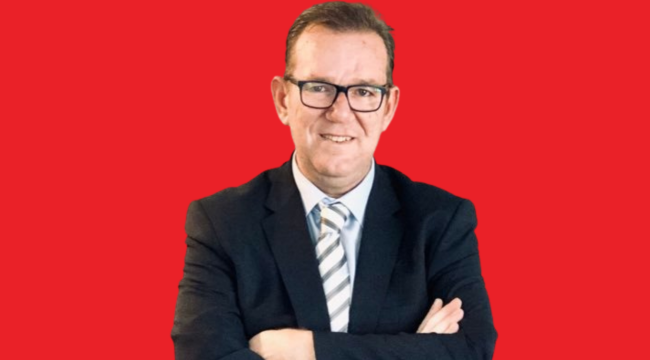 CUMHUR KÜÇÜKKAHVECİ,  KAMU KURUMLARINA BULAŞAN SİYASETİ ELEŞTİRDİ