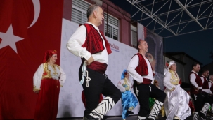 Bayraklı Belediyesinden halk oyunları şöleni