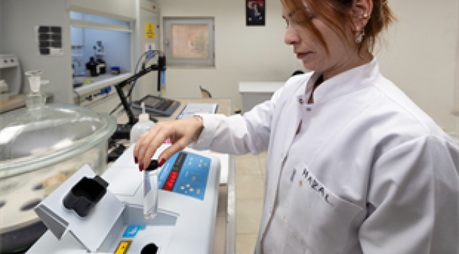 İzmir'de musluklardan içilebilir su akıyor