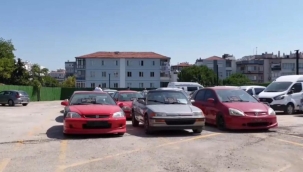 İzmir merkezli araç kaçakçılığı operasyonu: 12 gözaltı