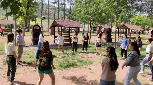 Odunpazarı Belediyesi LGS Atölyesi Ragülatör'de piknik yaparak stres attı