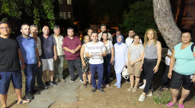 AK PARTİ MARMARİS'TEN BELEDİYENİN SATIŞ KARARINA GECE EYLEMİ