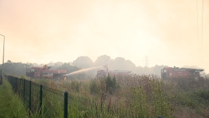 Büyükşehir, tüm ekipleriyle yangınla mücadele etti