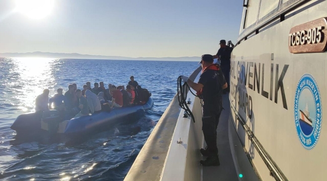 Çanakkale açıklarında 43 düzensiz göçmen yakalandı
