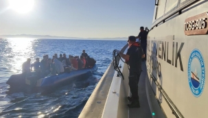 Çanakkale açıklarında 43 düzensiz göçmen yakalandı