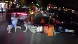 İzmir'deki kazada eşine motor çarpan adam sürücüye saldırdı