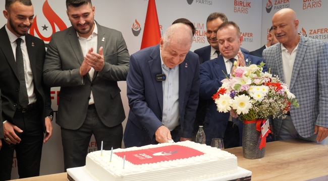 Zafer Partisi Genel Başkanı Prof. Dr. Ümit Özdağ, Zafer Partisi'nin 3. kuruluş yıl dönümünde konuştu.