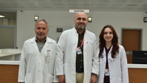 Baba-kız aynı hastanede şifa dağıtıyor