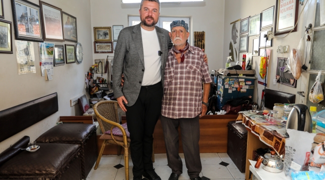 Başkanı Görkem Duman'dan, Buca'nın en eski kunduracısına ziyaret