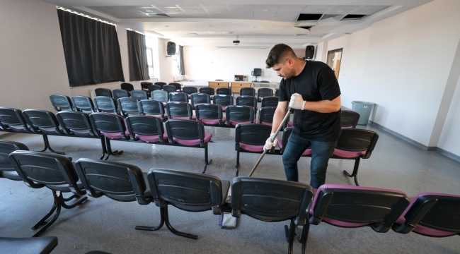 Buca Belediyesi, okullarda yaşanan temizlik sorununa el attı