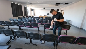 Buca Belediyesi, okullarda yaşanan temizlik sorununa el attı